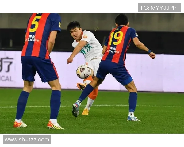 武汉足球队防反战术革新探索与实践的深度分析与展望